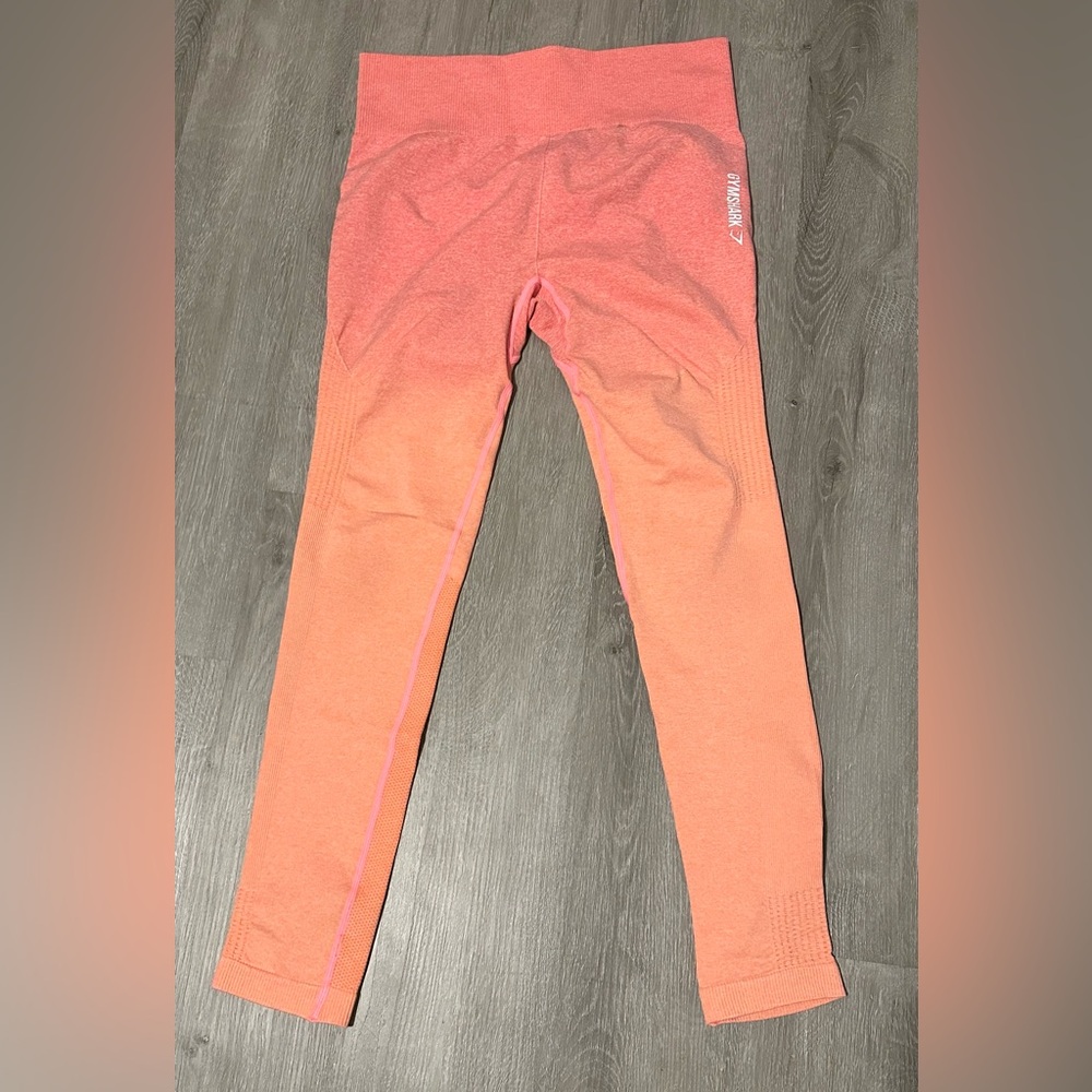 NWOT Gymshark size large pink orange ombré women’s leggings DRY leggings